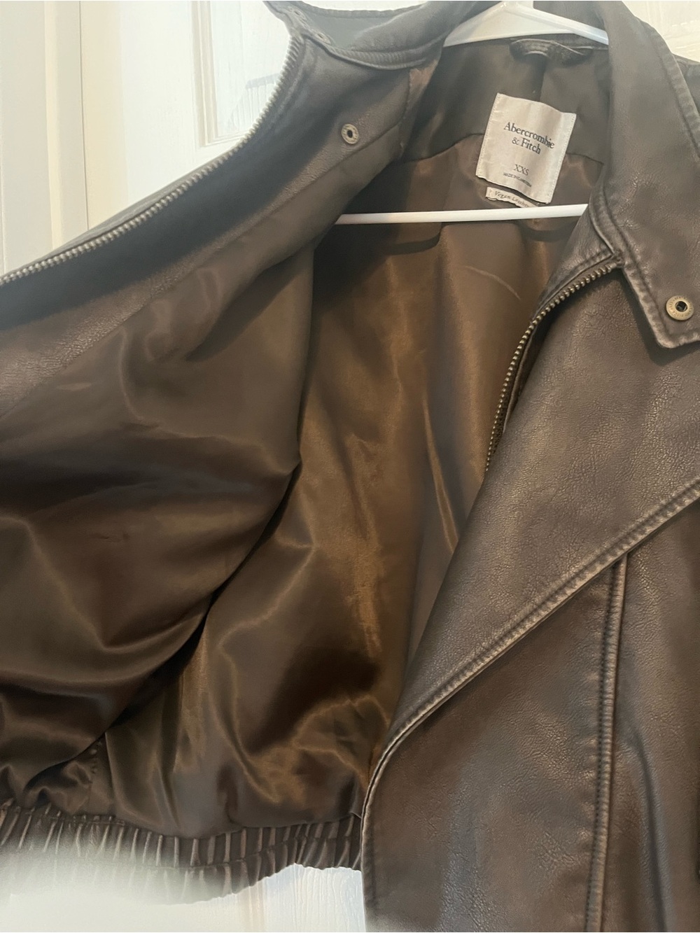 Abercrombie & Fitch Relaxed Mockneck Vegan Leather Bomber Jacket - vintage brown - Picture 7 of 9